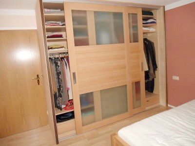 Raumhoher-Schlafzimmerschrank53072051